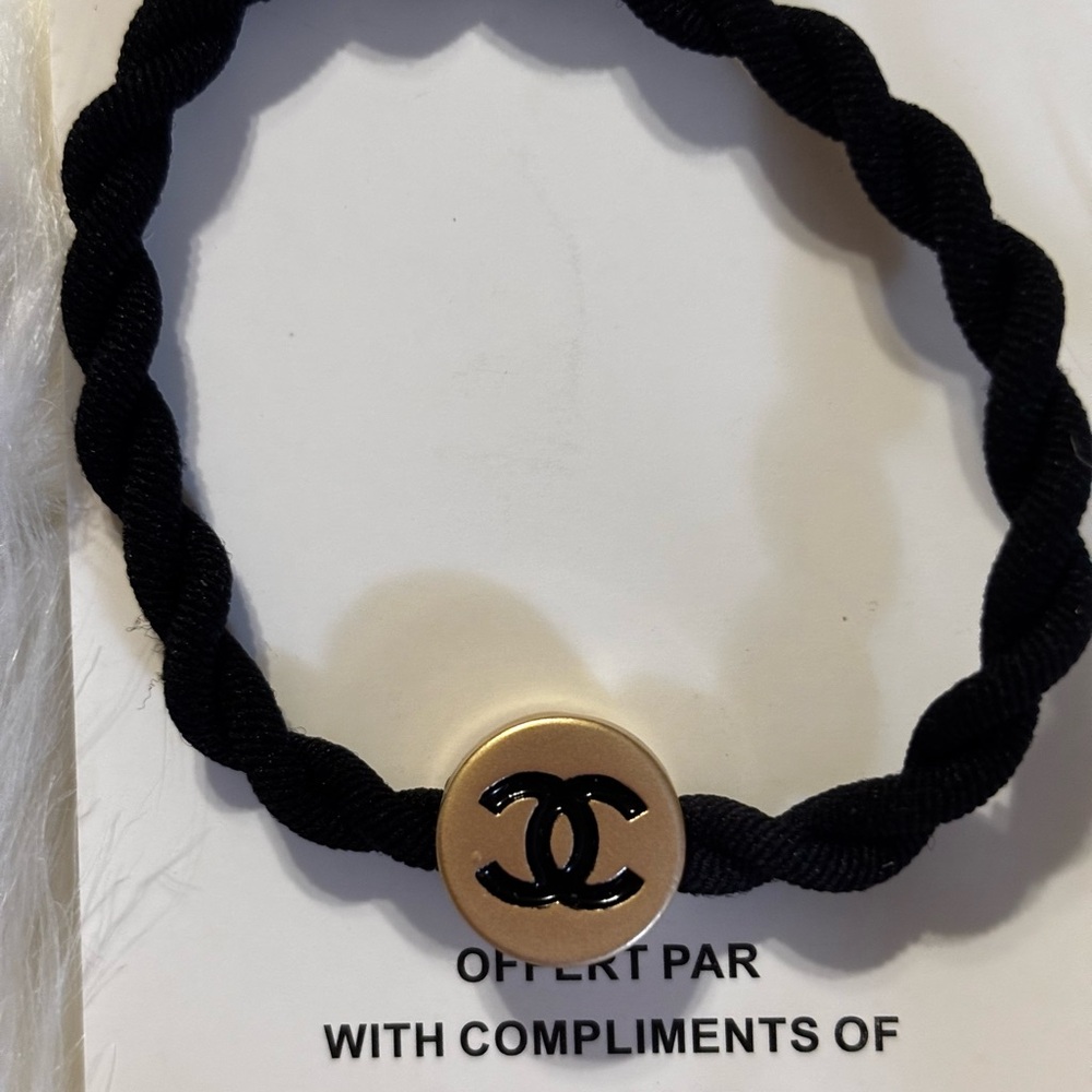 GWP Black and Gold CC Hair Accessory - Picture 2 of 3